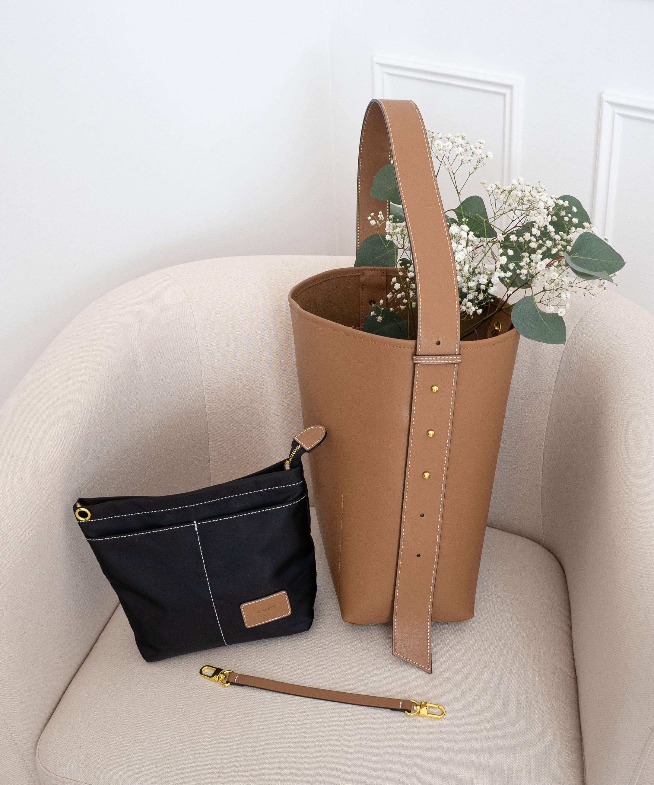 AALLYN - Jolina Bucket Tote - Leather: Wood Berry/Silver - Image 8