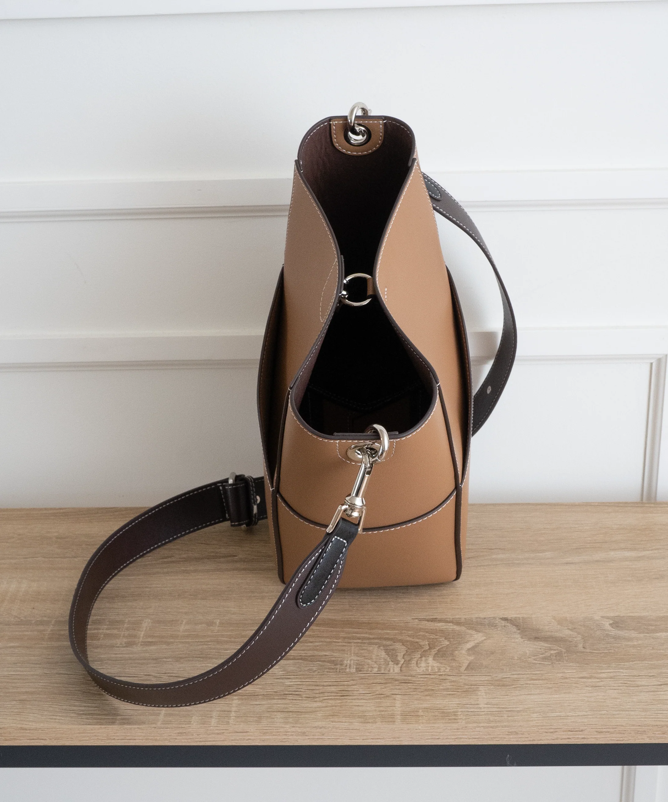 AALLYN - Jordan Bucket Bag - Tobacco/Silver - Image 17