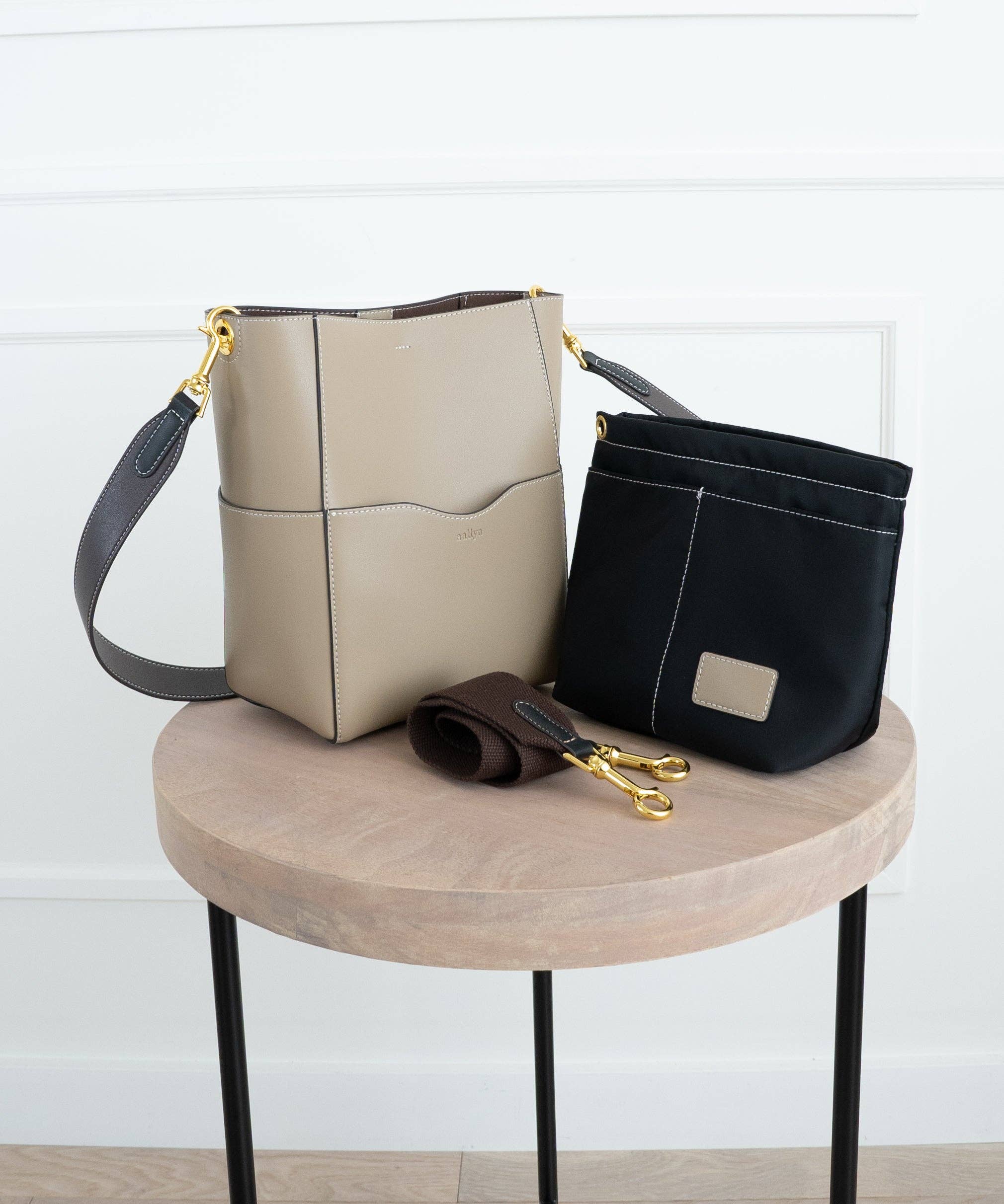 AALLYN - Jordan Bucket Bag - Tobacco/Silver - Image 23