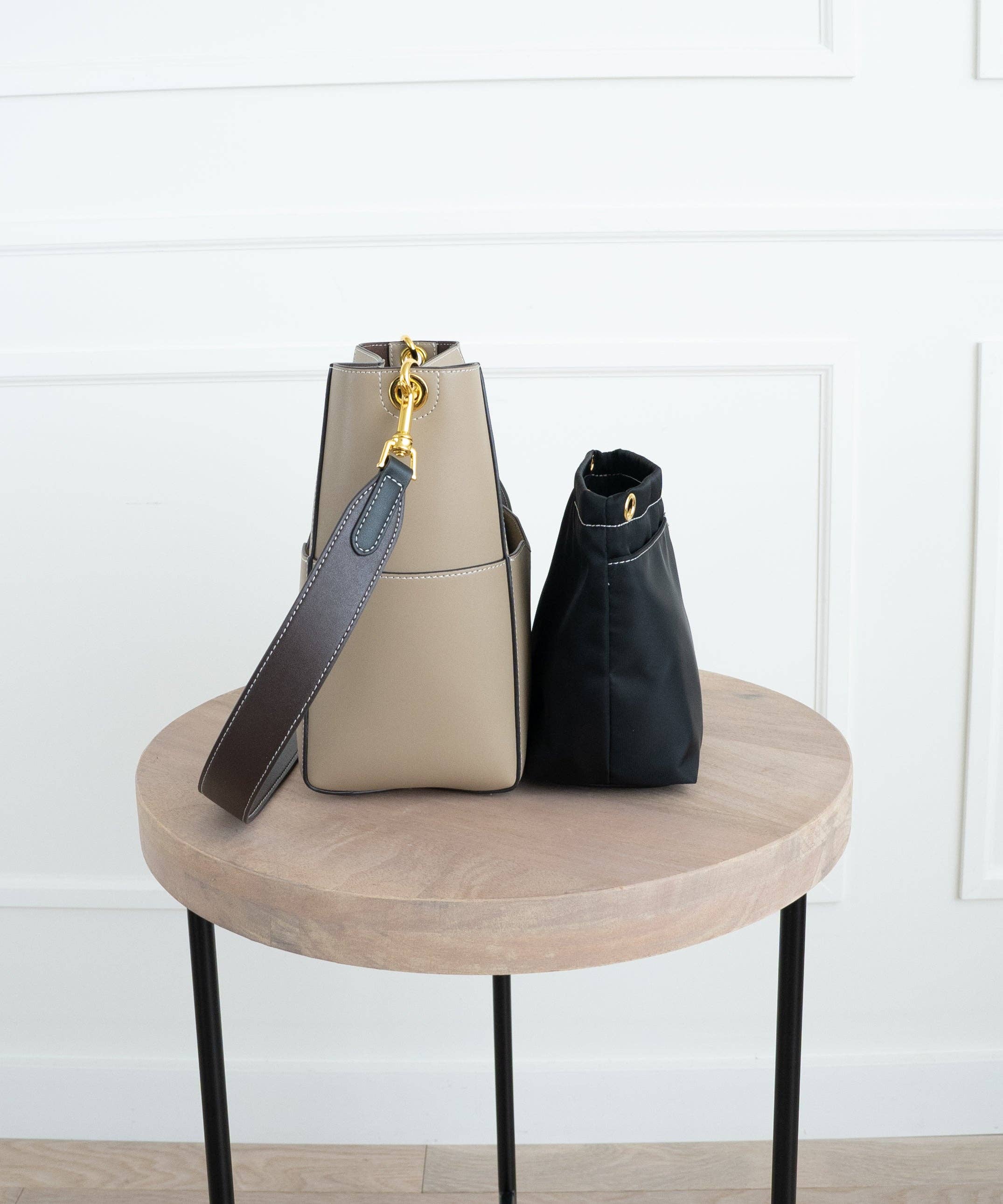 AALLYN - Jordan Bucket Bag - Tobacco/Silver - Image 26