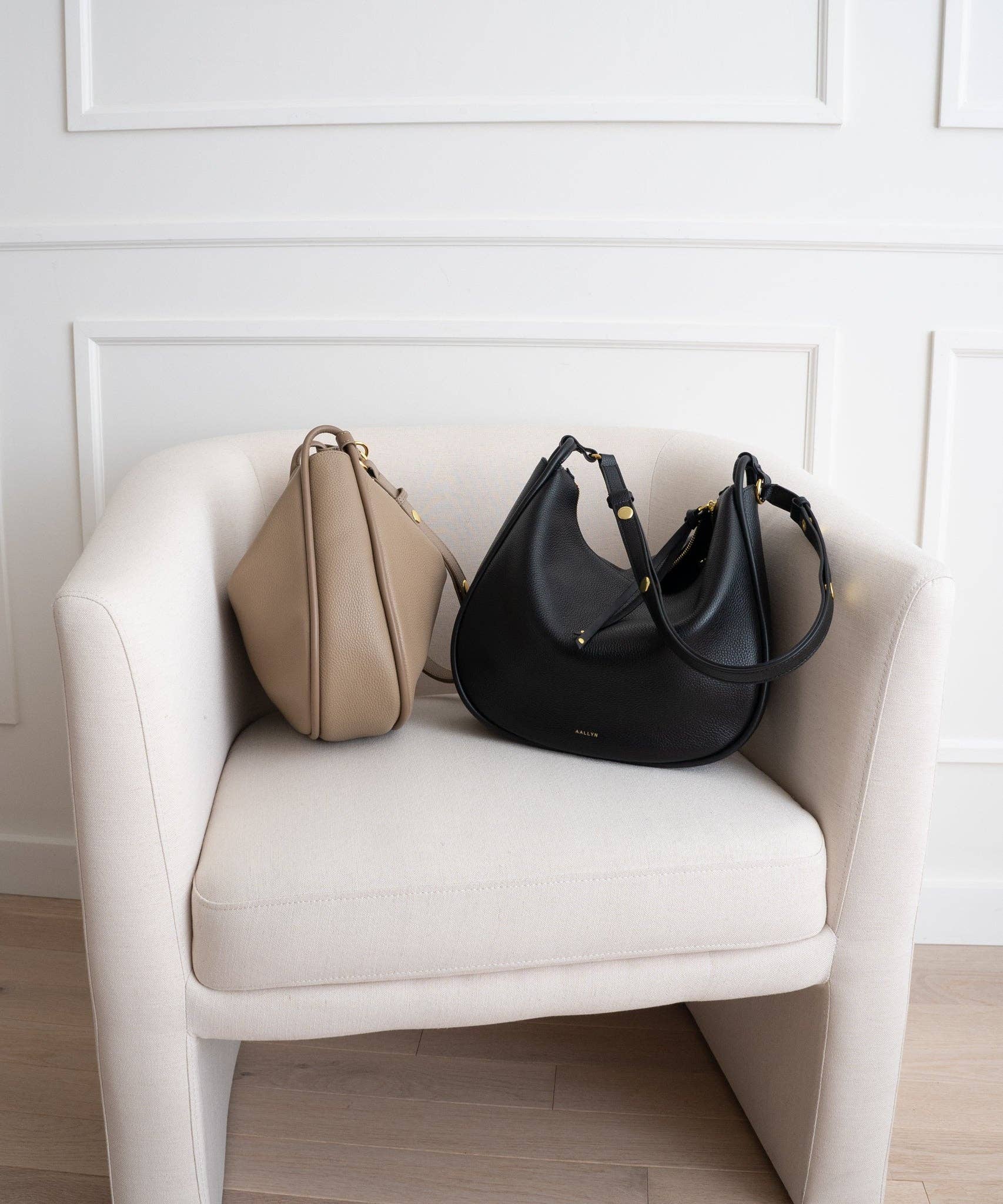AALLYN - Marley Hobo - Leather: Biscotti - Image 8