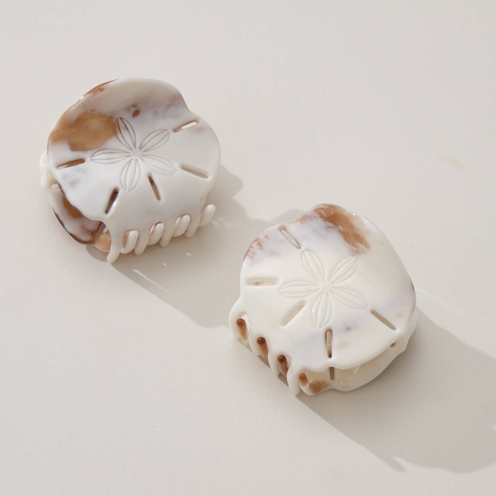 Adorro - Sand Dollar Claw Clip - Image 4
