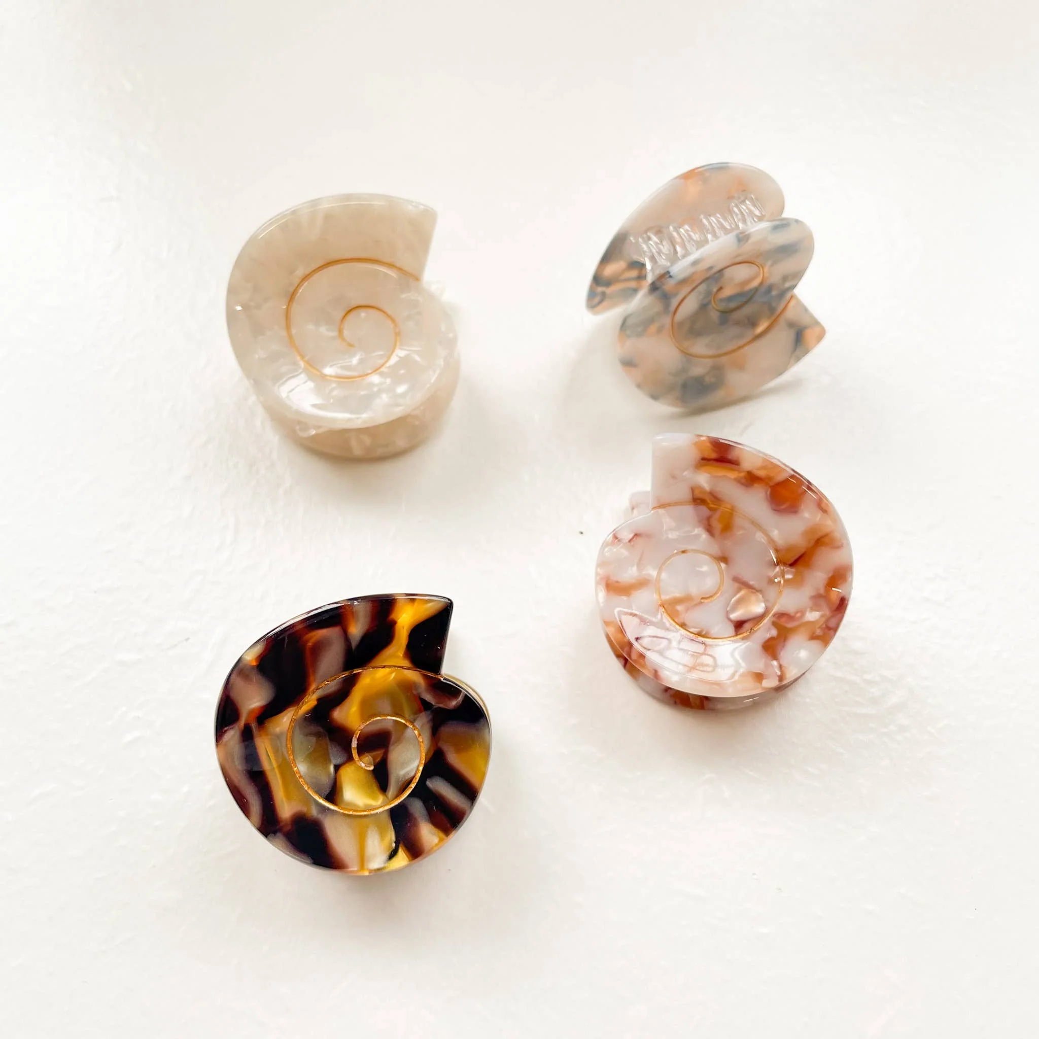 Adorro - Swirl Shell Claw Clip - Image 3