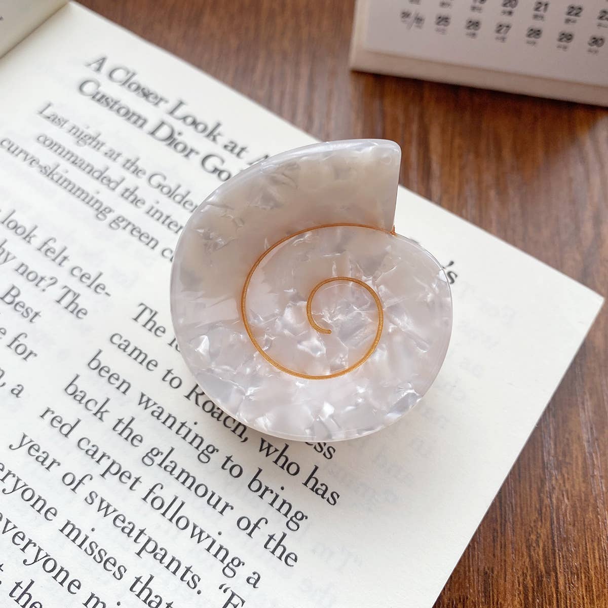 Adorro - Swirl Shell Claw Clip - Image 4