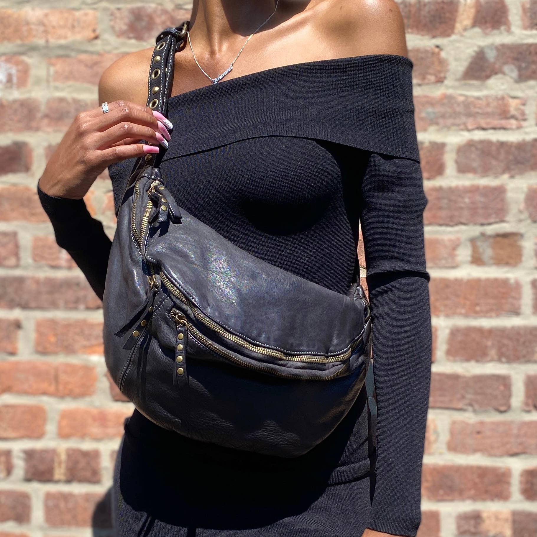 Bolsa Nova Handbags - Bella Large Black Leather Sling Bag - Image 19