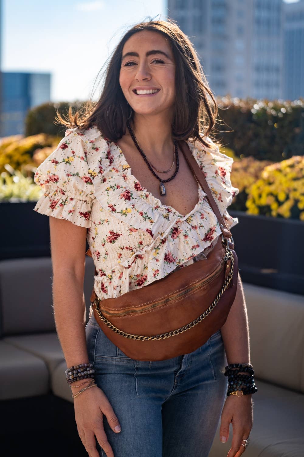 Bolsa Nova Handbags - Capri Leather Sling Bag: Mushroom - Image 15