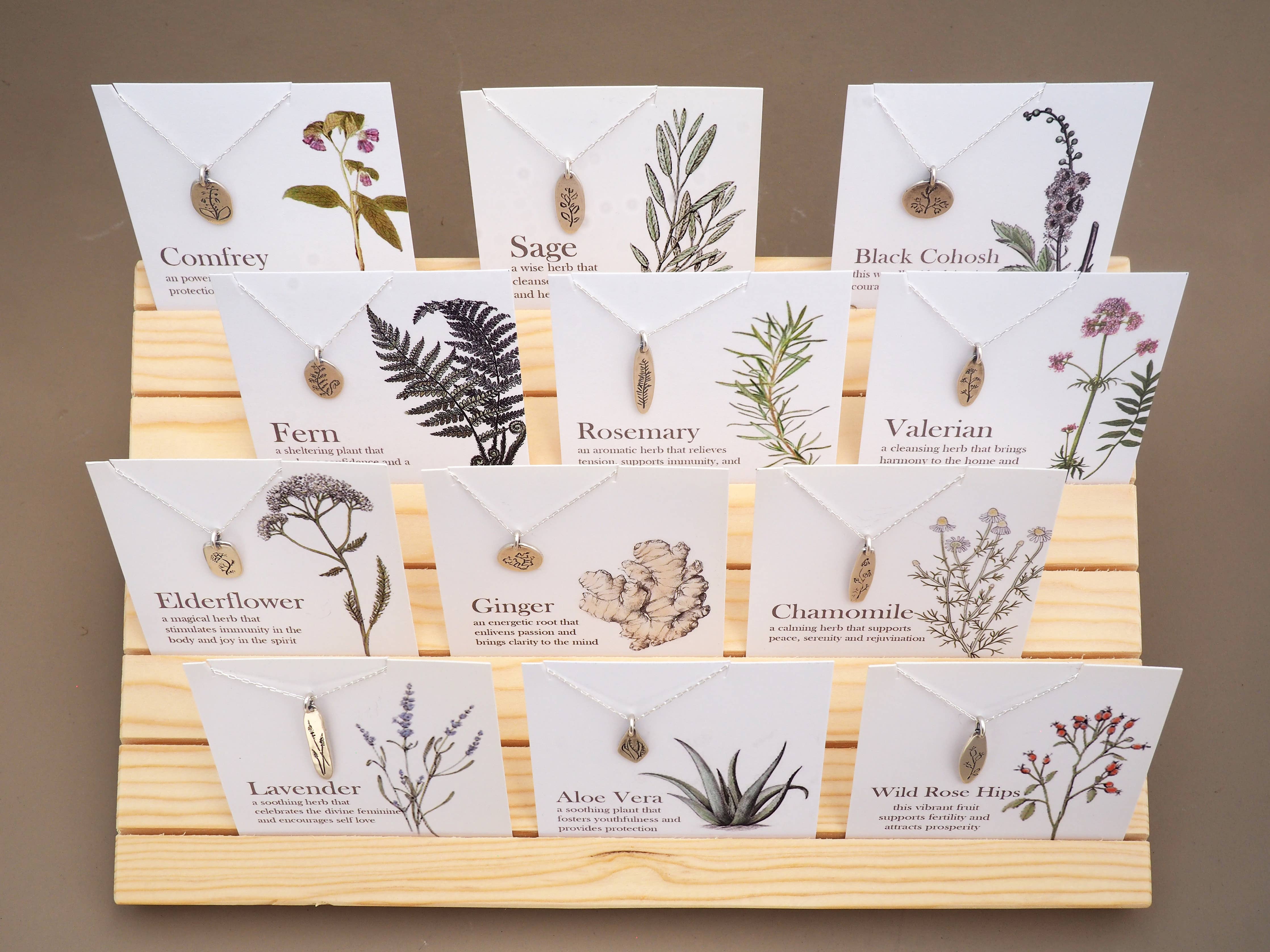 Britta Ambauen Jewelry - Botanical Amulets - Chamomile - Image 6