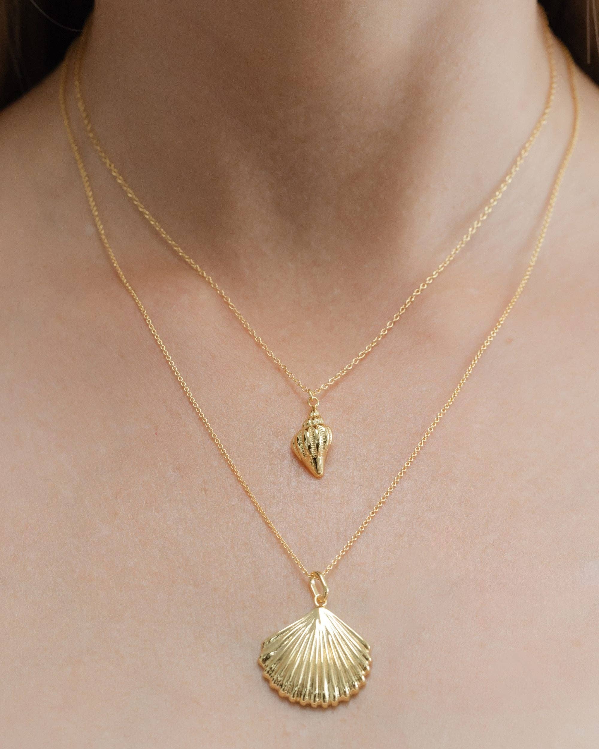Coast and Cove - Gold Conch Shell Necklace - Image 2