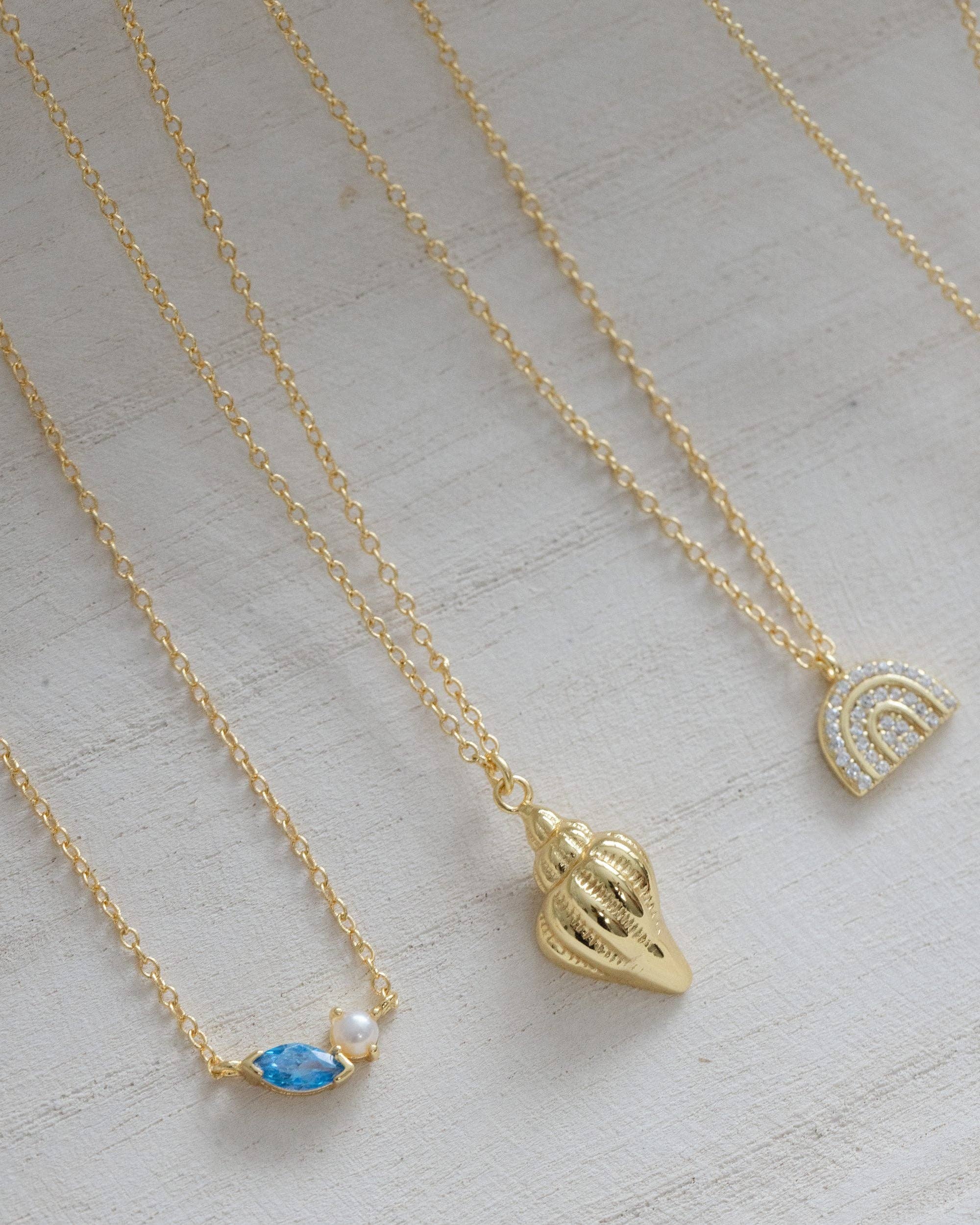 Coast and Cove - Gold Conch Shell Necklace - Image 3