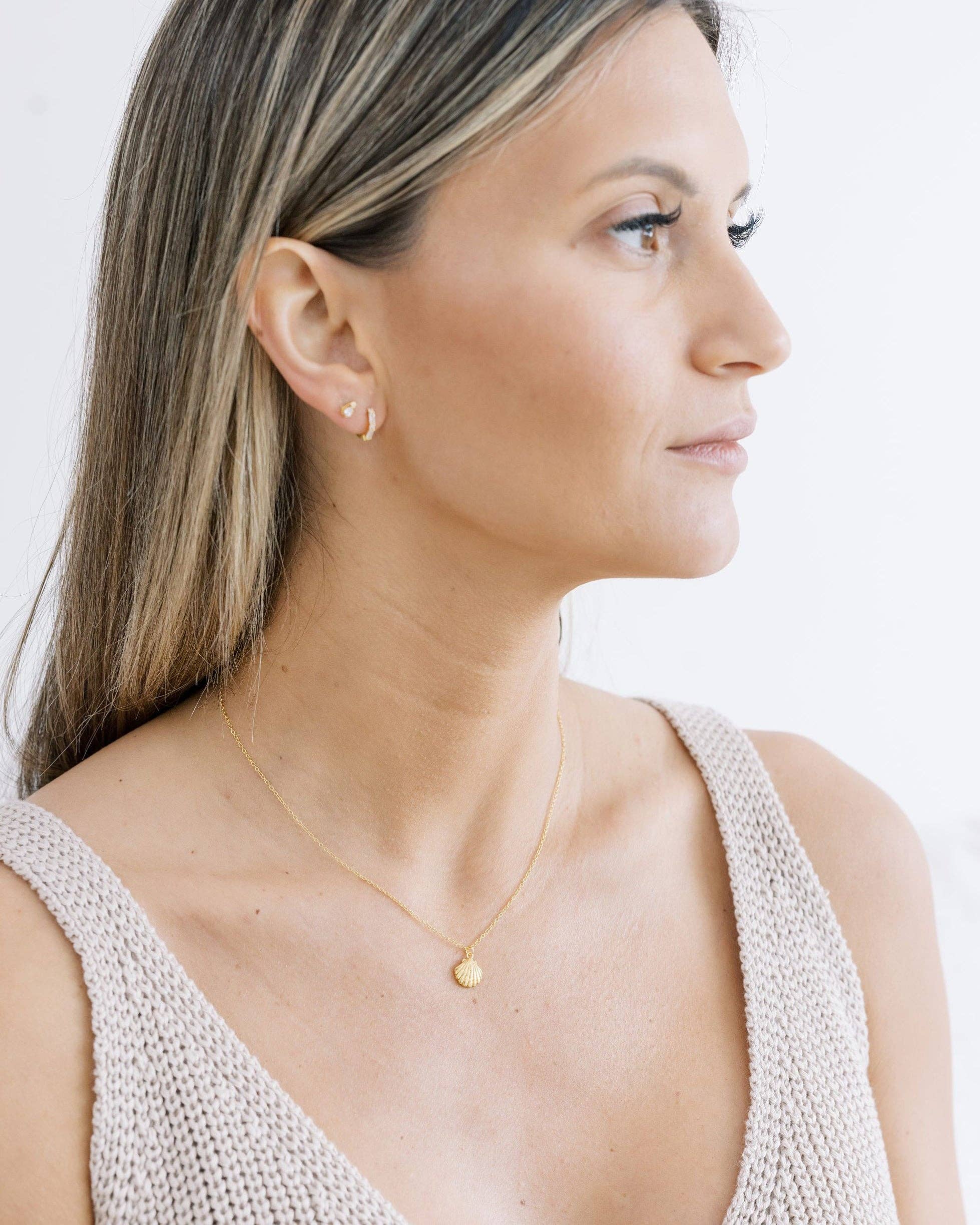 Coast and Cove - Gold Scallop Necklace - Image 5