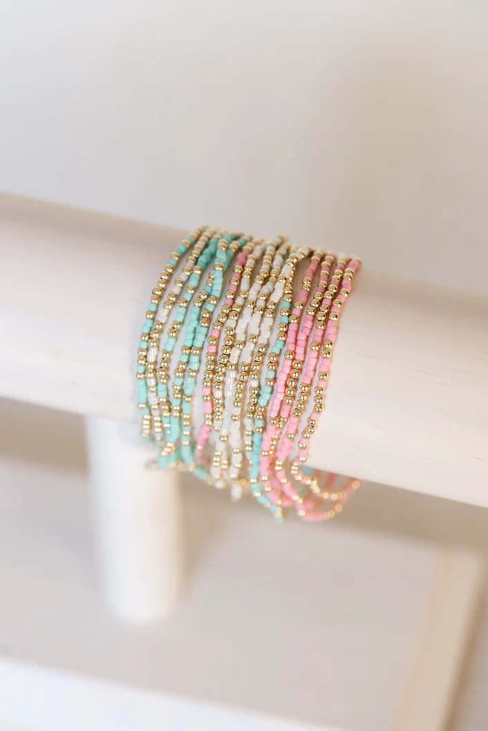 Coast and Cove - Goldie Sprinkle Beaded Bracelet- WHITE - Image 3