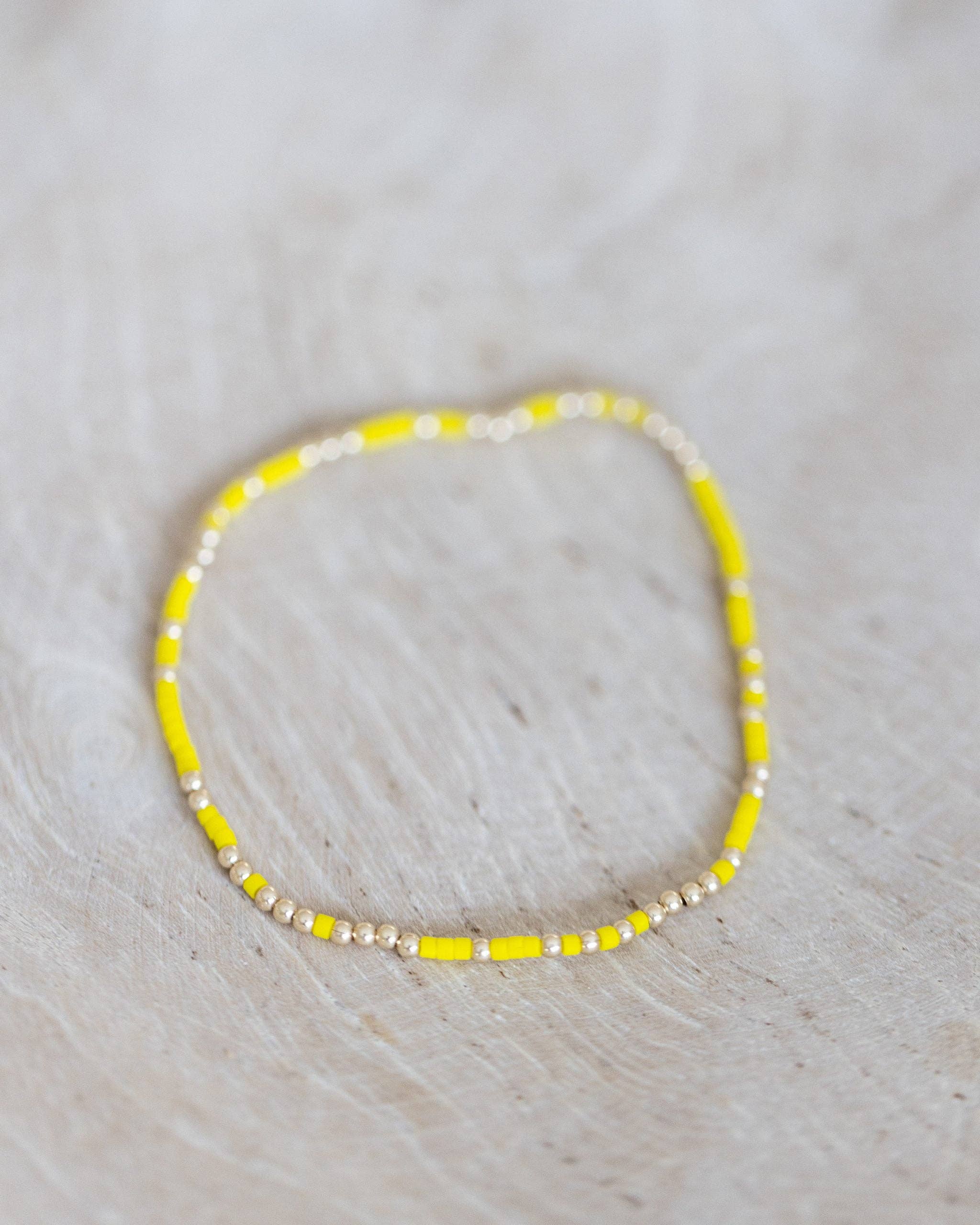 Coast and Cove - Goldie Sprinkle Beaded Bracelet- YELLOW - Image 4