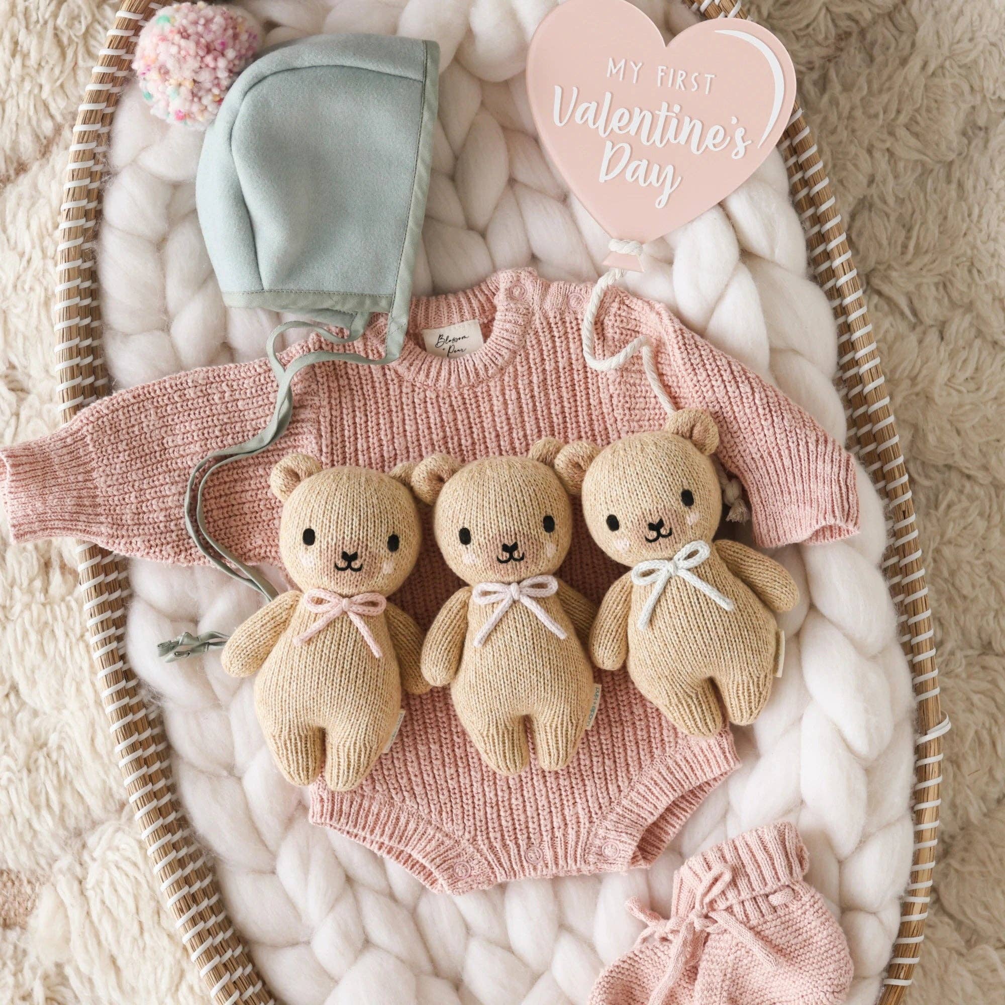 cuddle+kind - Baby honey bear- Blue Bow - Image 6