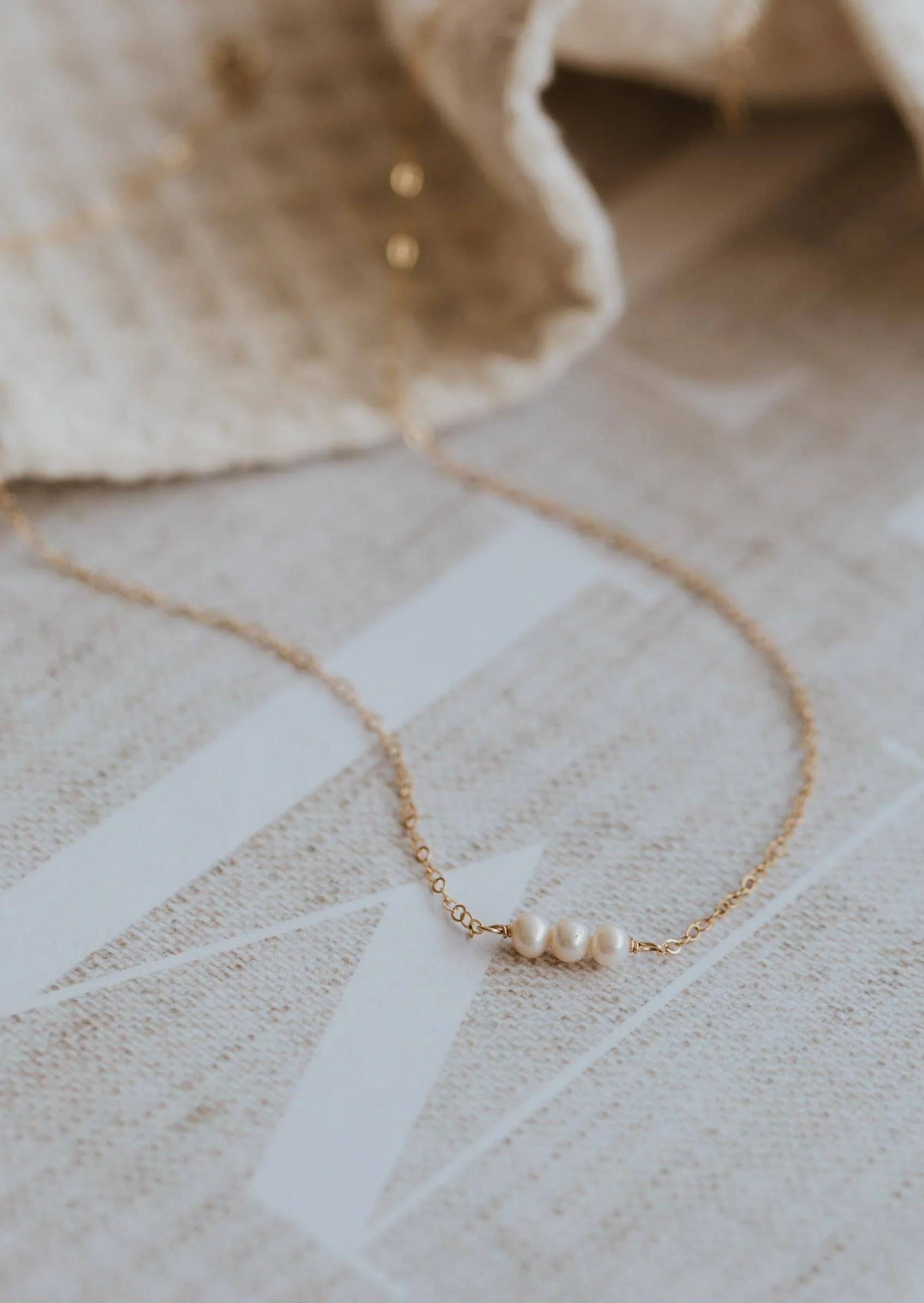 Hello Adorn - Pearl Linked Necklace - Image 3