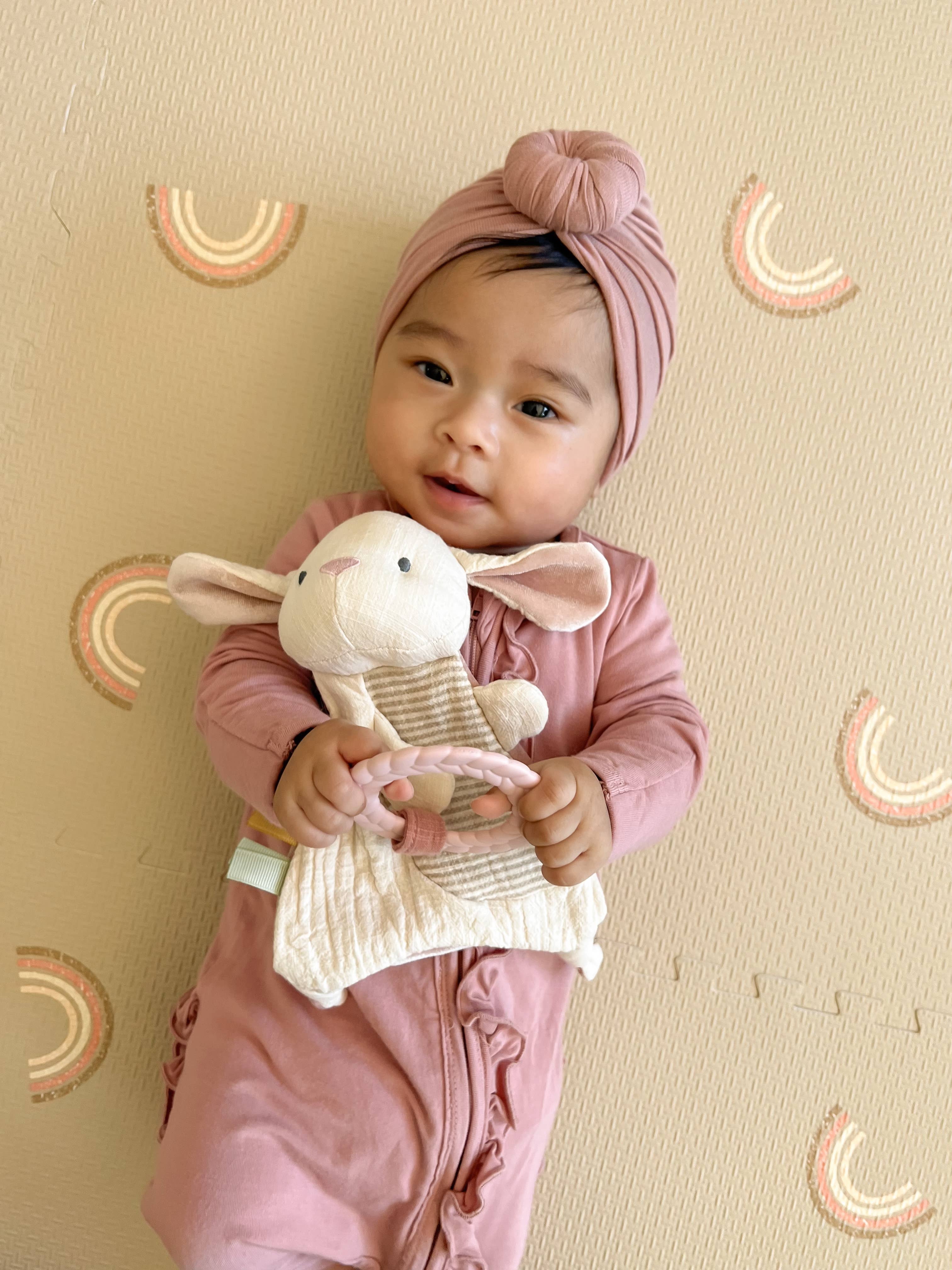 Itzy Ritzy - Bitzy Crinkle™ Sensory Toy with Teether: Bunny - Image 11