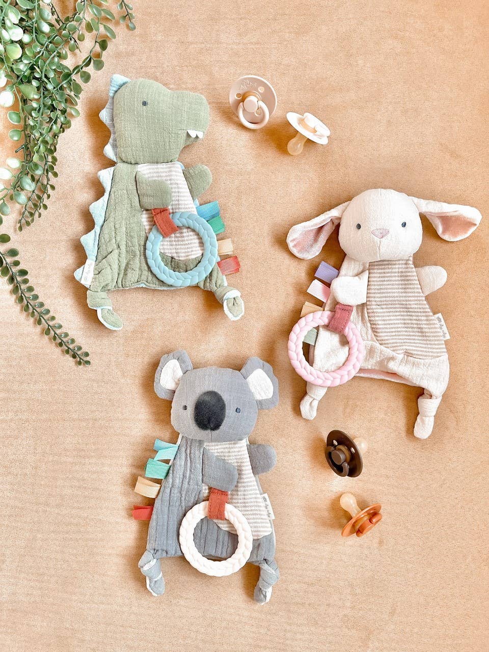 Itzy Ritzy - Bitzy Crinkle™ Sensory Toy with Teether: Koala - Image 4