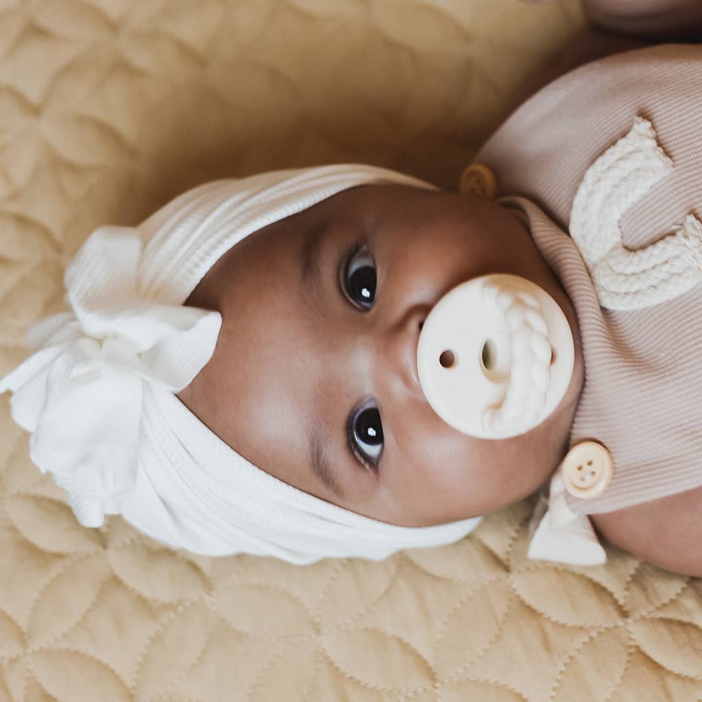 Itzy Ritzy - Sweetie Soother™ 0-6 Months / Neutral - Image 16