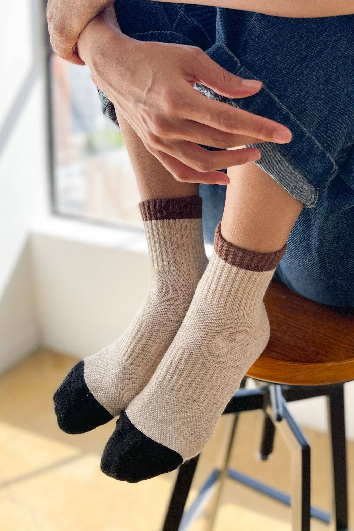 Le Bon Shoppe - Color Block Girlfriend Socks : Black Coffee - Image 2