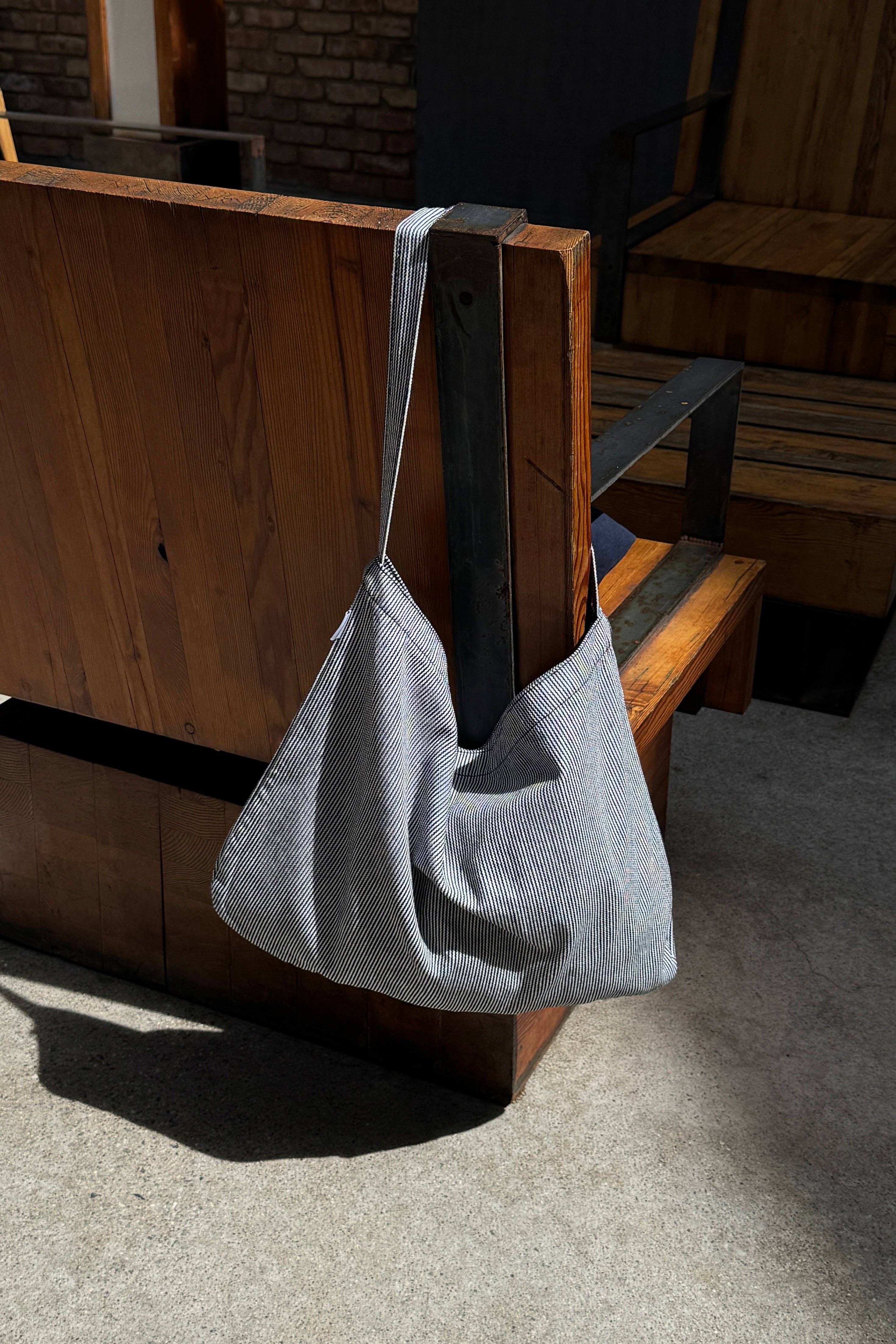 Le Bon Shoppe - Happy Carry Bag - Image 2