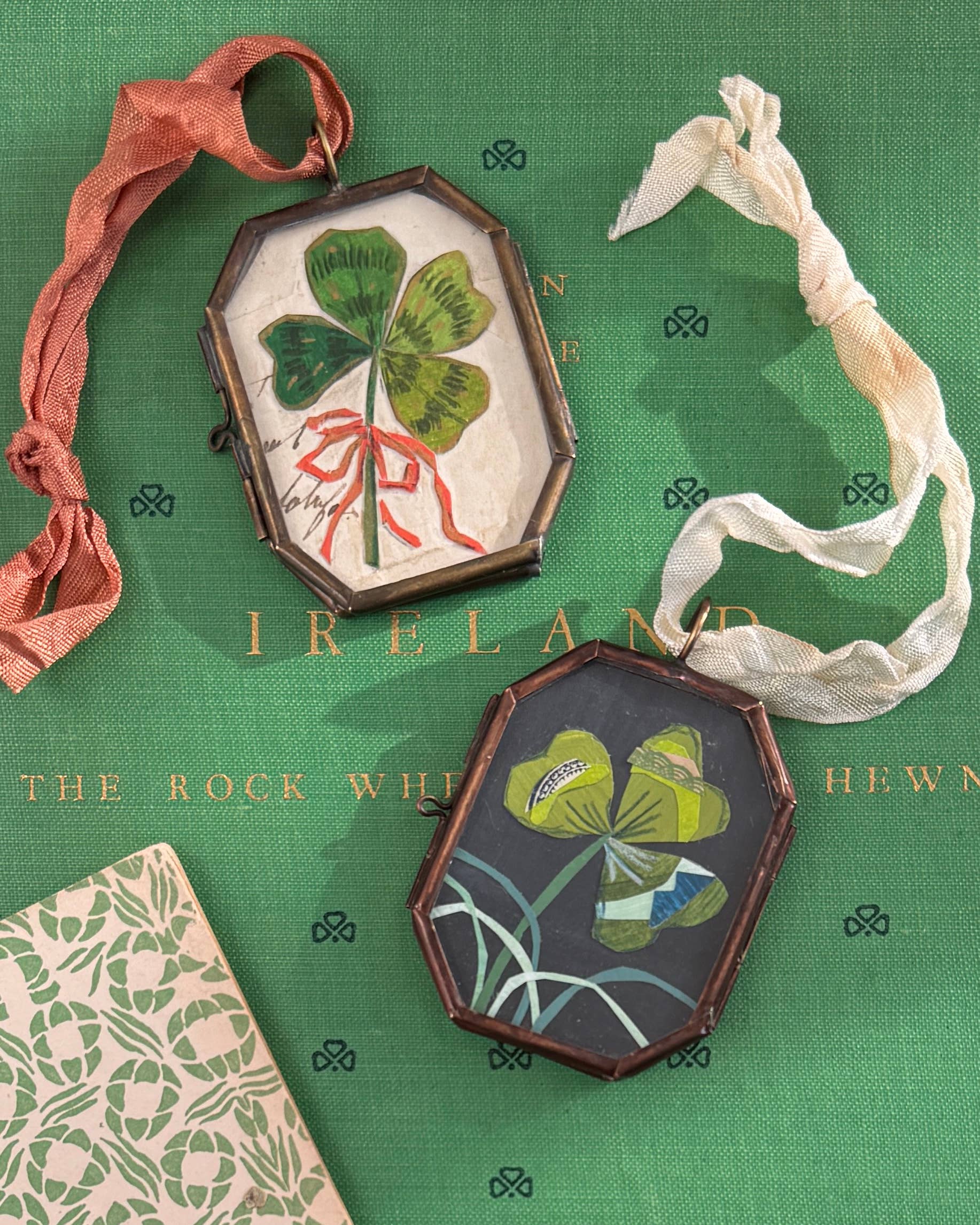 Maris Mirum - Clover with Bow - Art Locket Ornament - Image 2