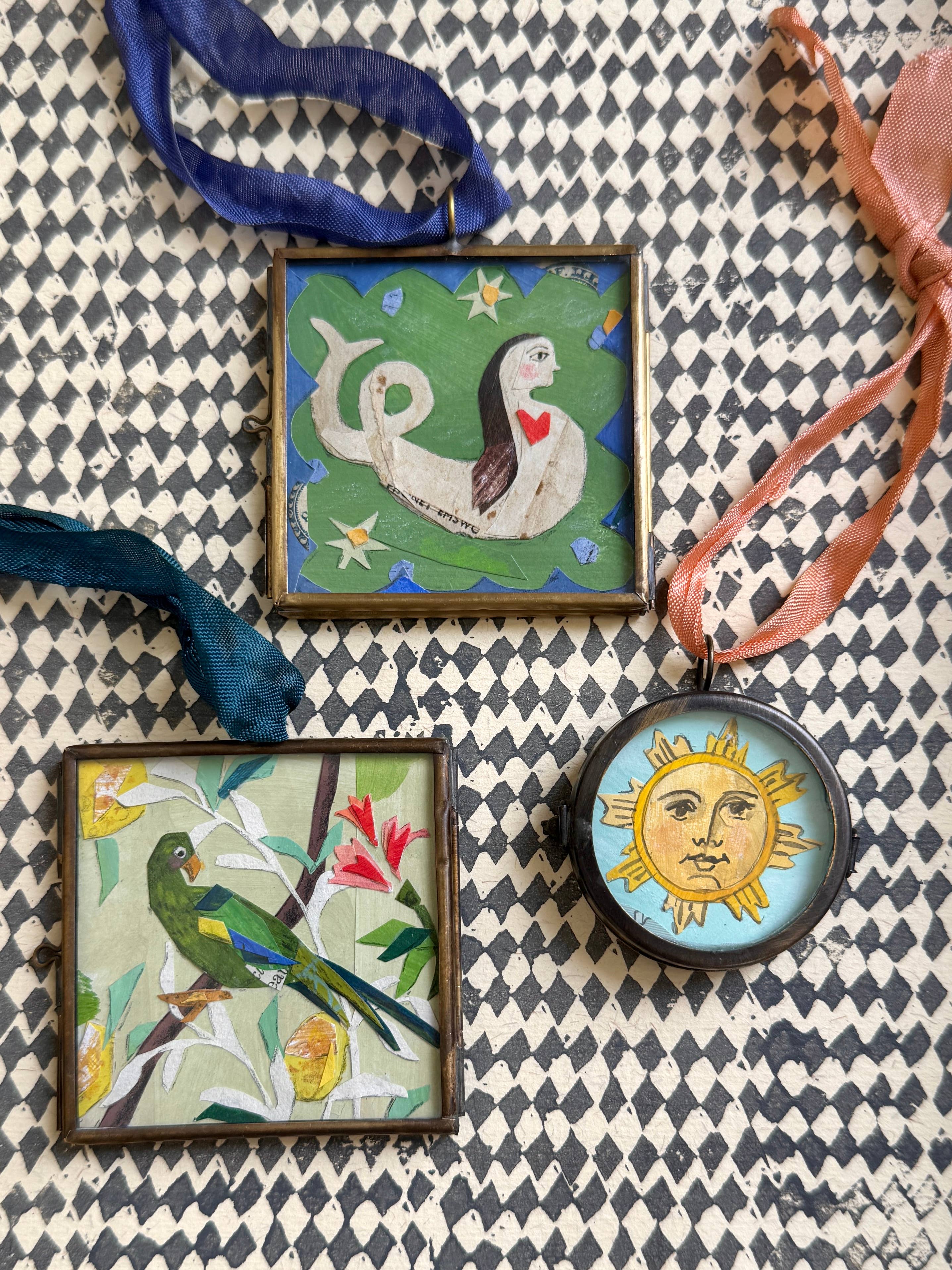 Maris Mirum - Mermaid ~ Art Locket Ornament - Image 3