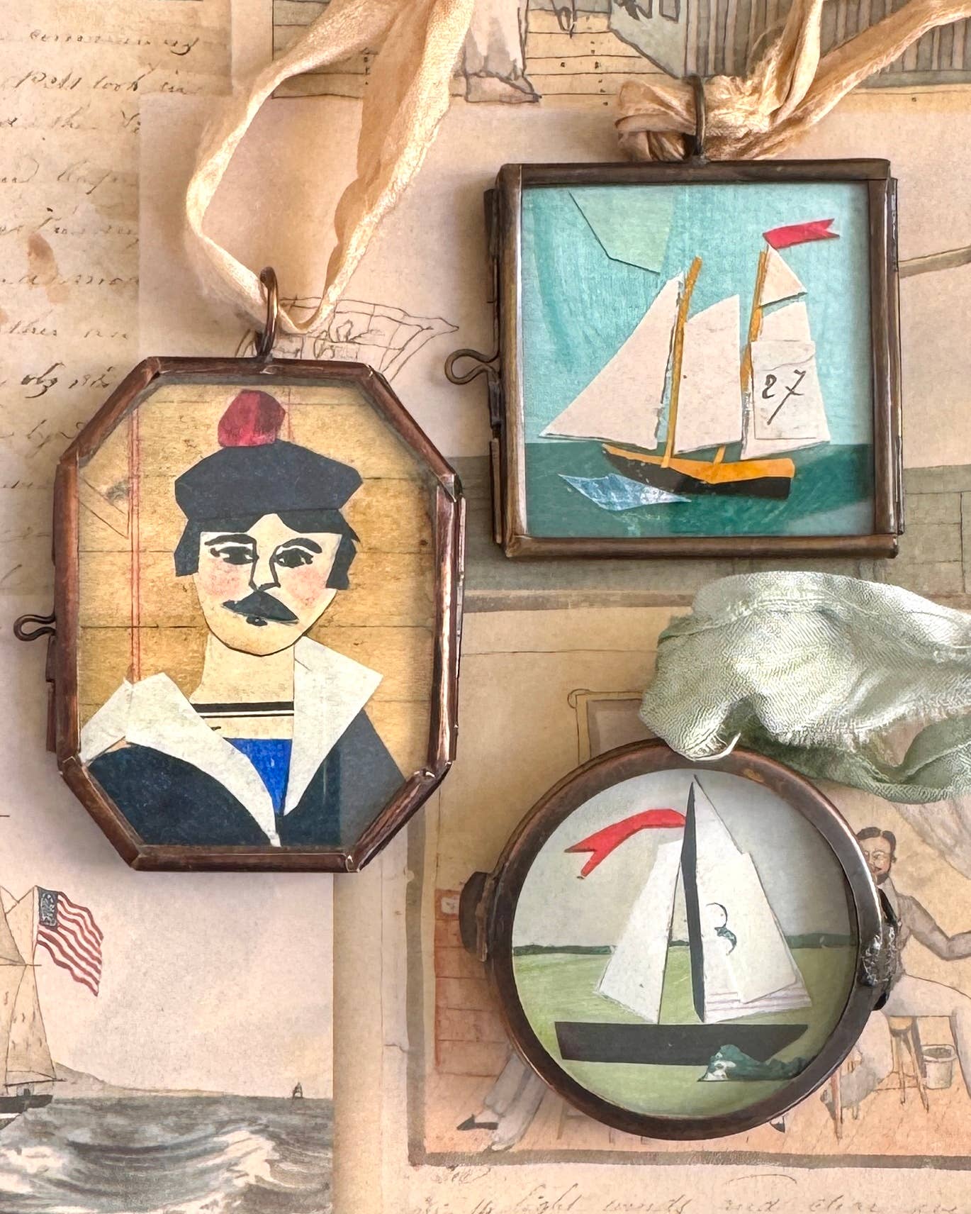 Maris Mirum - Circle Sailboat - Art Locket Ornament - Image 2