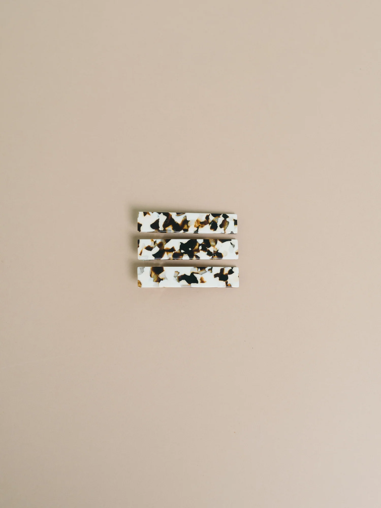 NAT + NOOR - Flora Hair Clips- Black + White - Image 2