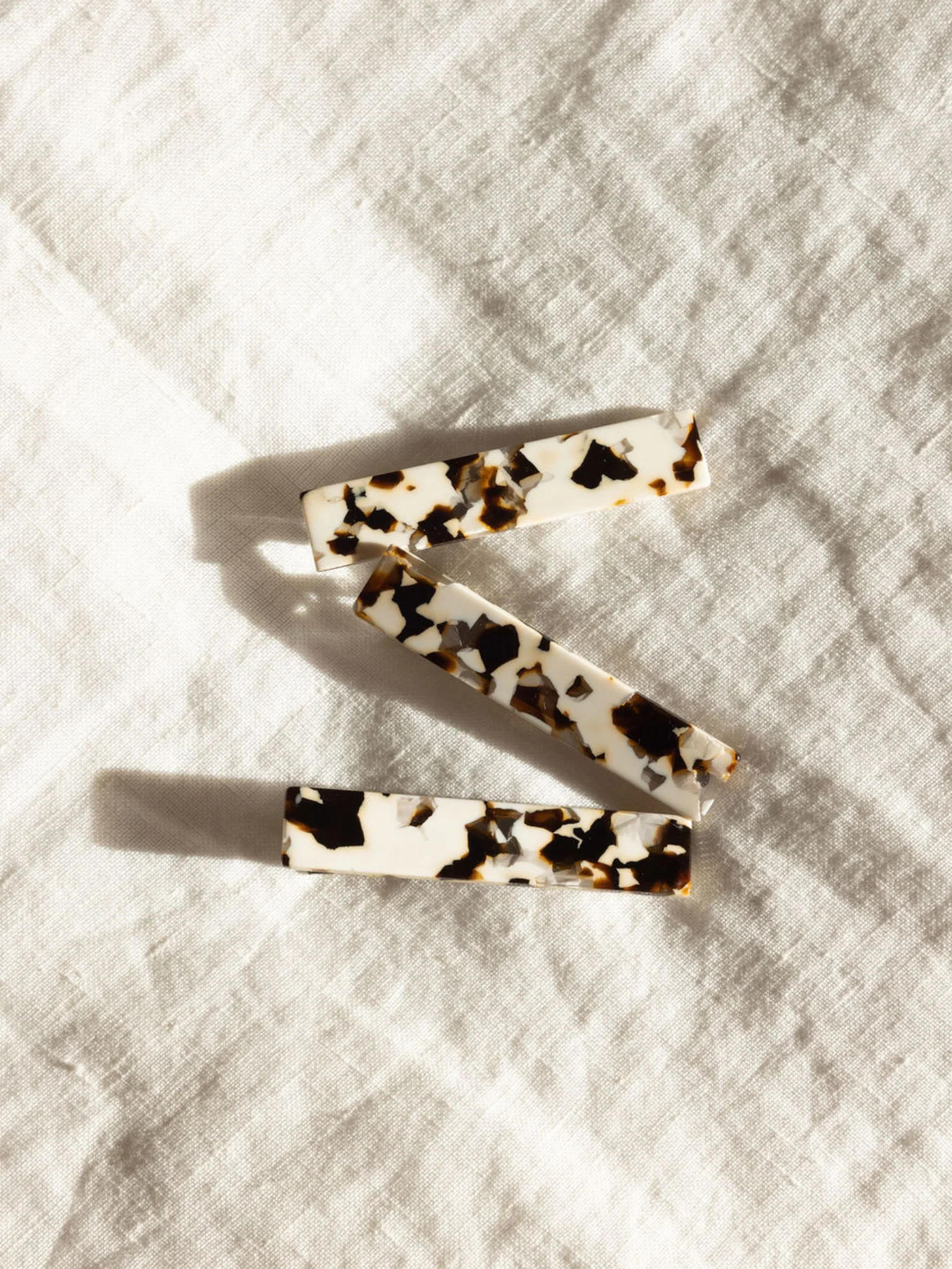 NAT + NOOR - Flora Hair Clips- Black + White - Image 4