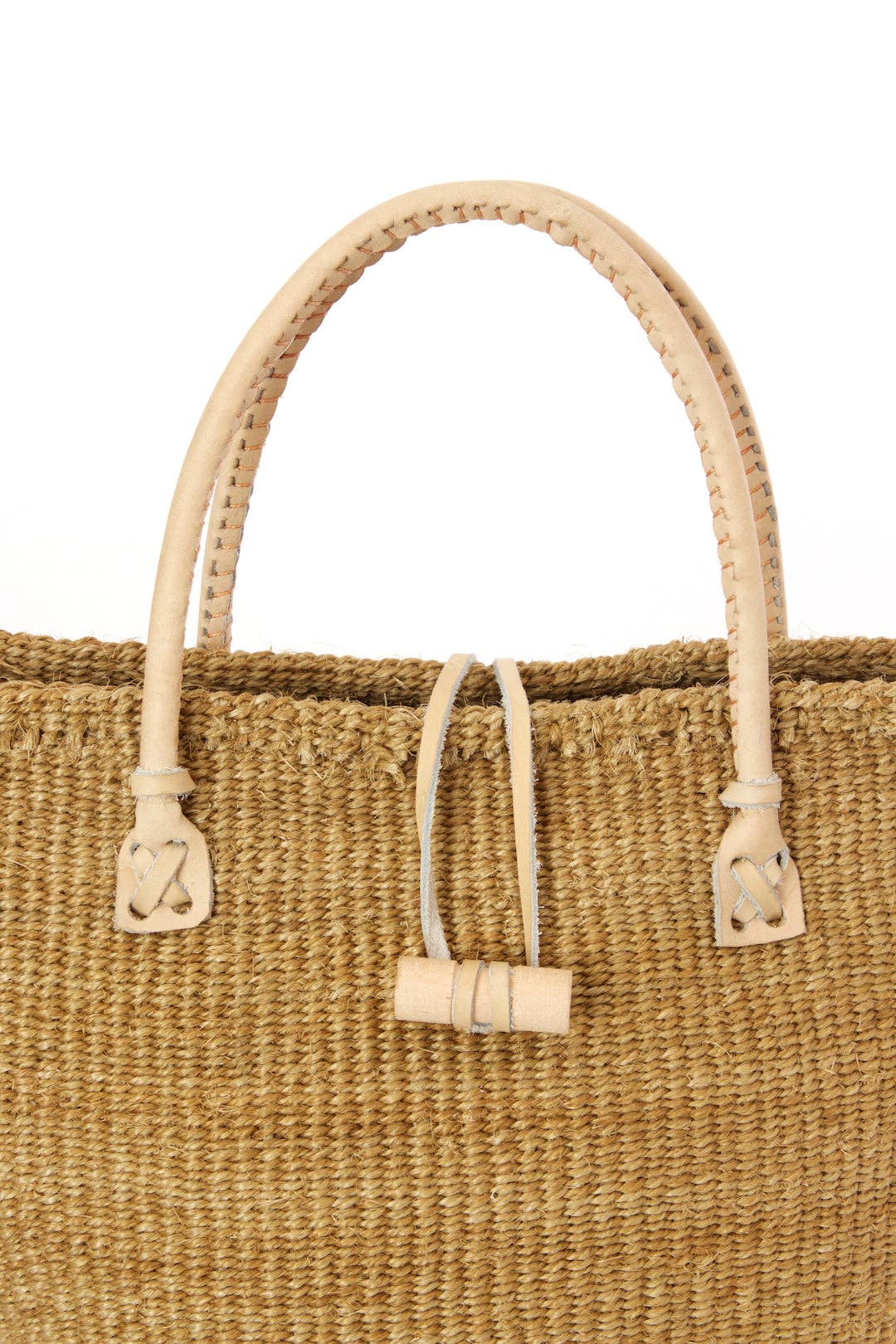 Classic Khaki Sisal Handbag with Leather Handles - Image 3