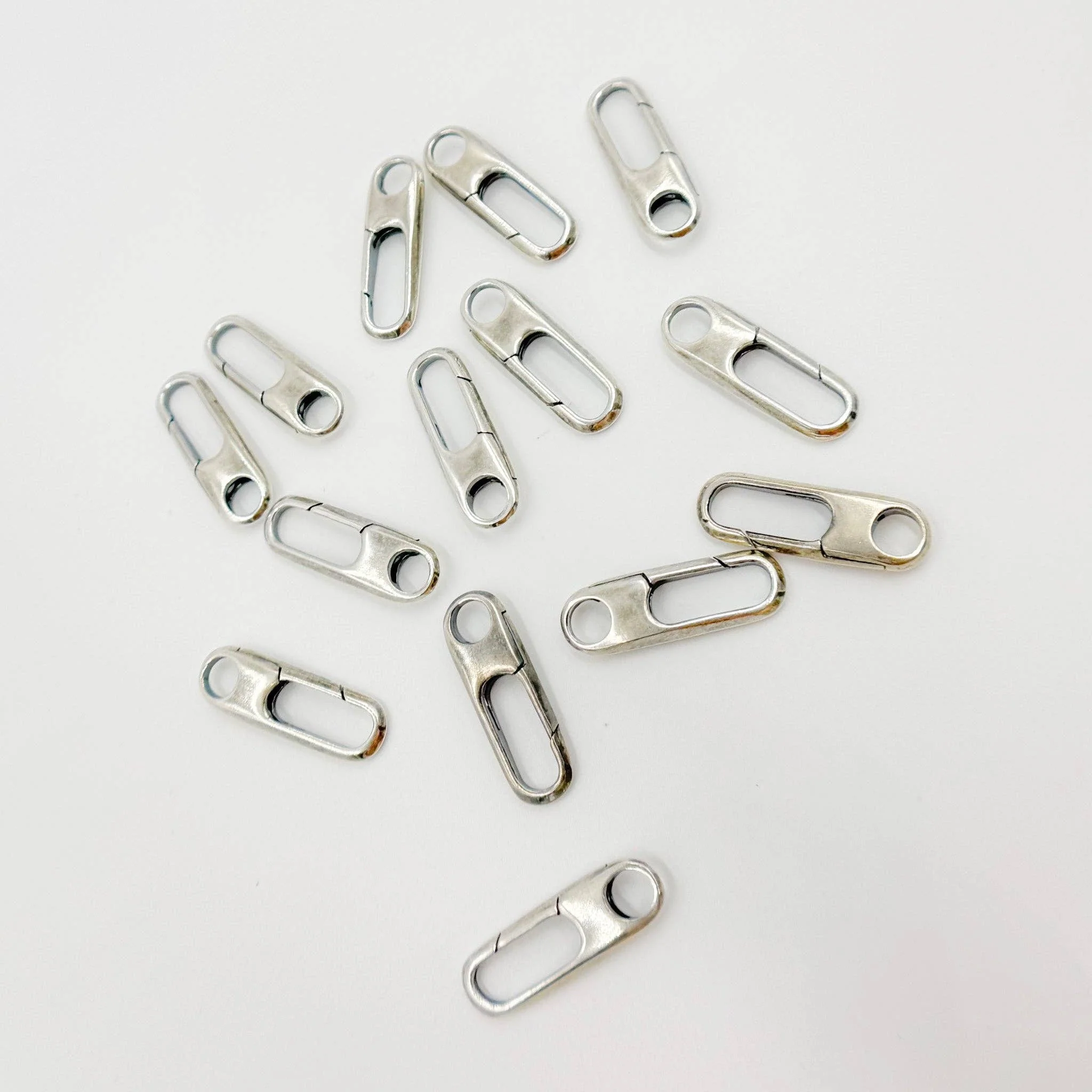 Tresor Jewelry Inc. - 20MM Oxidized Sterling Silver Oval Clasp - Image 4
