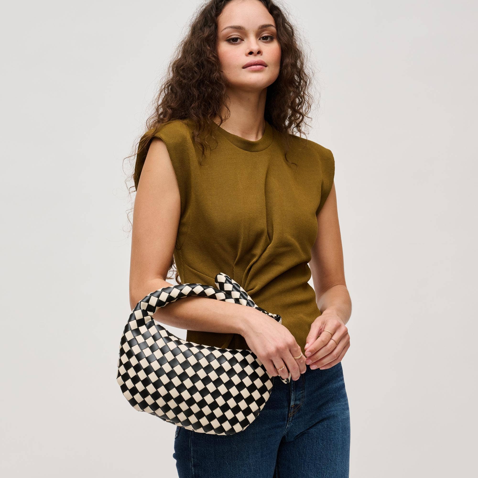 Urban Expressions - Lizbeth Woven Knot Clutch - Oatmilk - Image 12