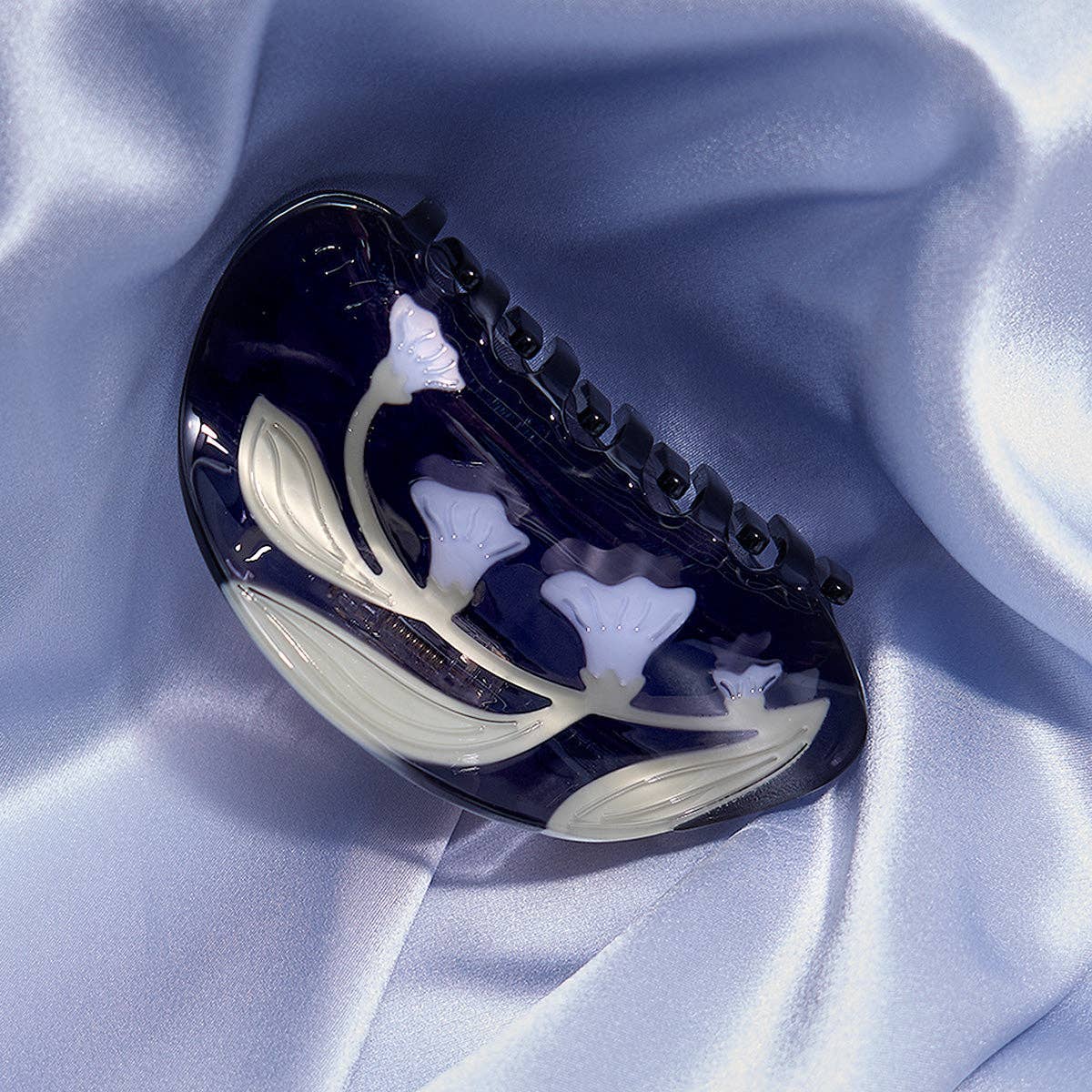 WINONA IRENE - Moonflower Claw - Image 3